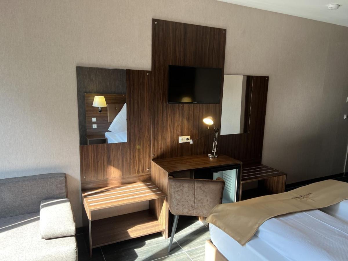 Hotel Pasa Paradies Kostenlose Parkplaetze Hanau ภายนอก รูปภาพ